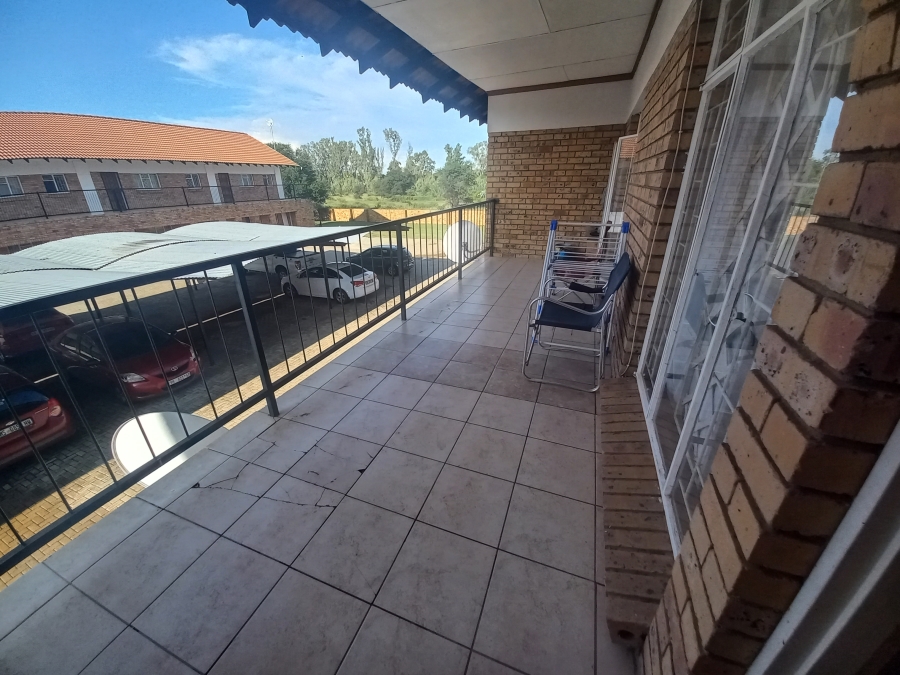 To Let 1 Bedroom Property for Rent in Oudorp North West